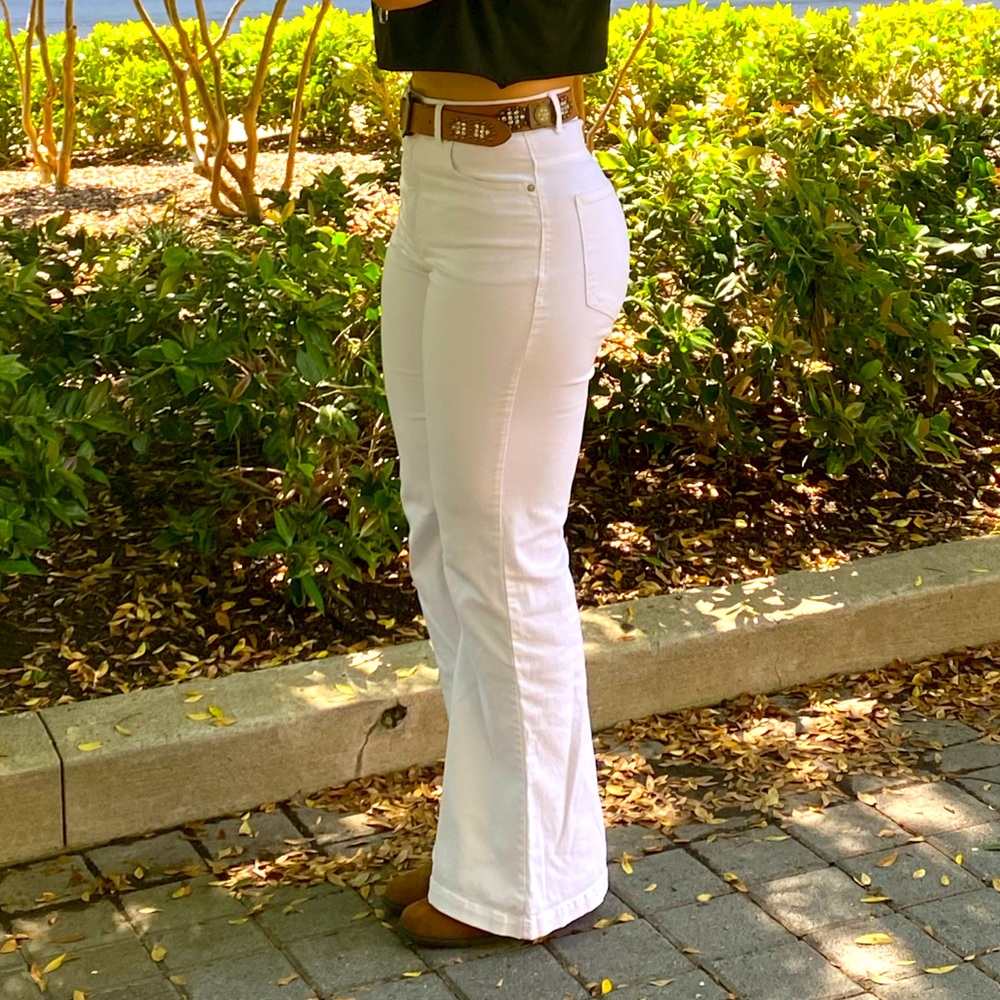 High-waisted flare jeans/pants